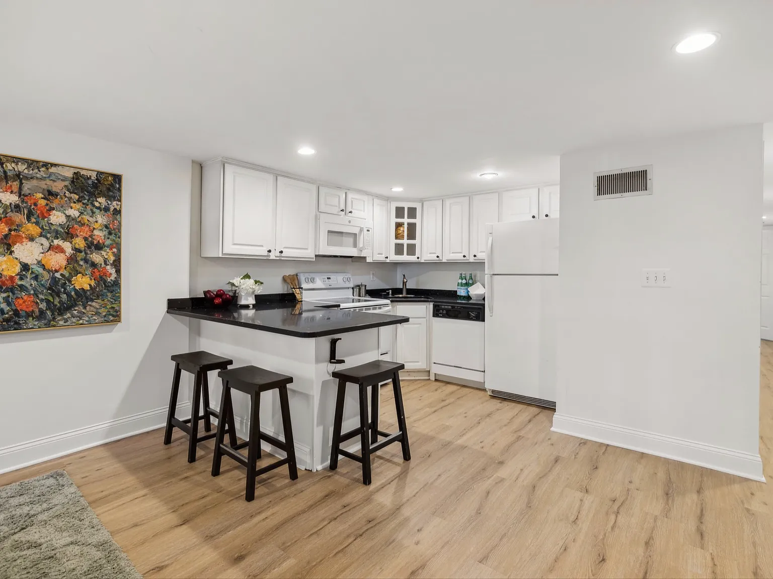 2 bed, 943 sqft, $2,050 — Photo 4