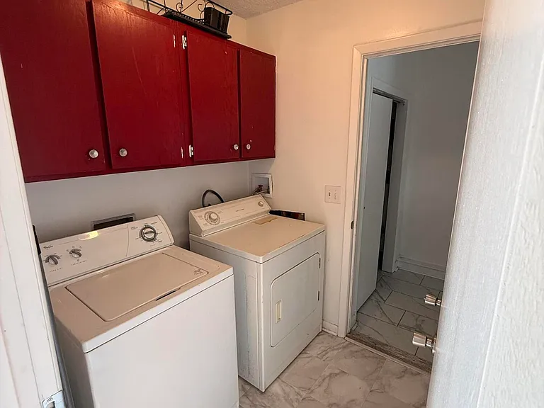 925 Hunting Ridge Rd — Photo 18