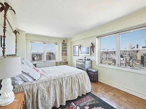 5th image of 60 E 8th St APT 25E