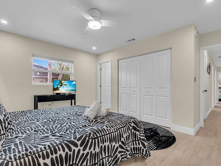 4421 Ocean Blvd — Photo 23