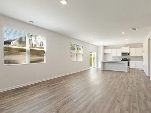 5137 Union Heights Way, Flowery Branch, GA 30542