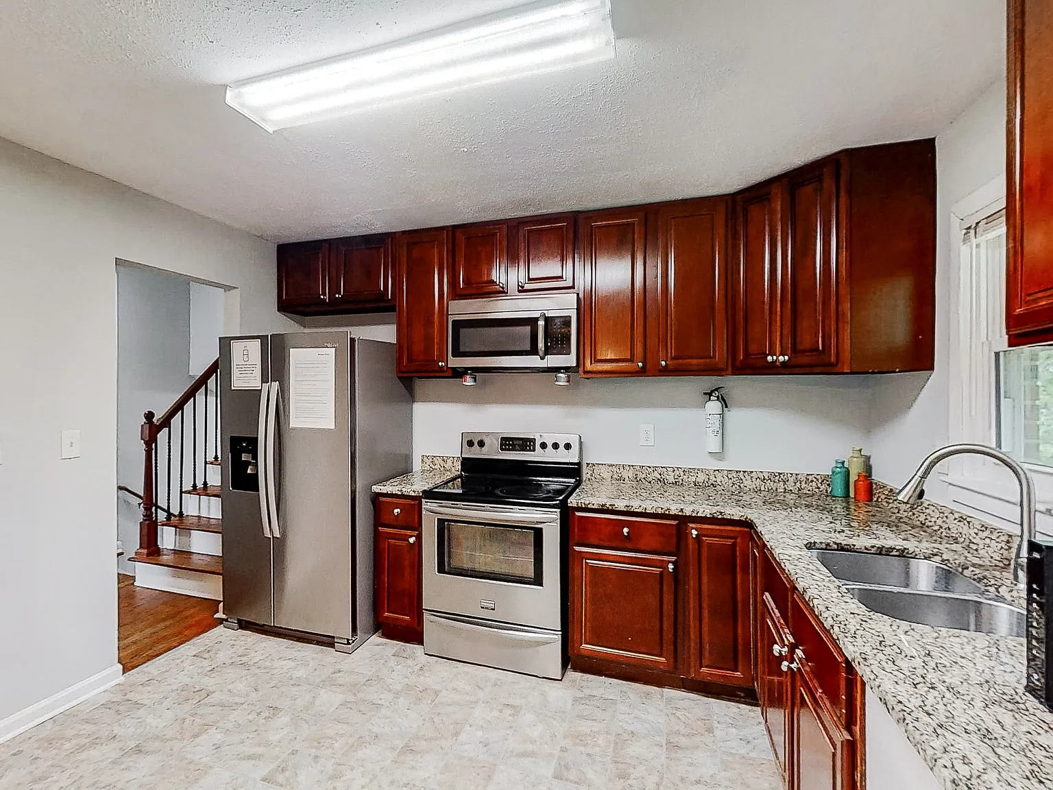 4 bed, 2.0 bath, 1875 sqft, $724 — Photo 4