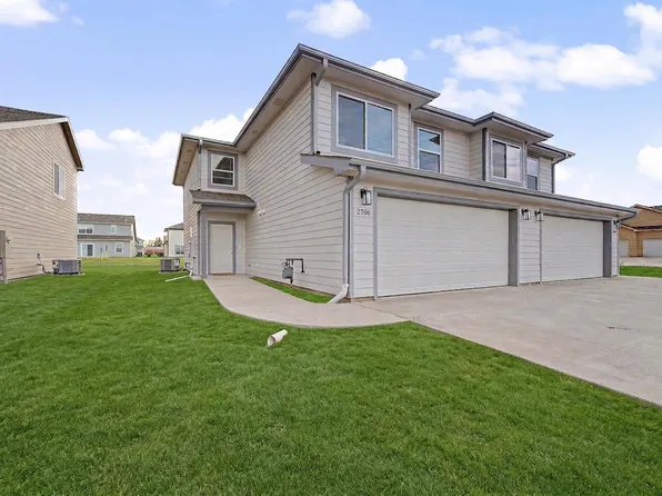 2706 Amelia Ln, Salina, KS 67401