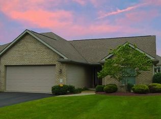 8 Fields Dr, New Castle, PA 16101