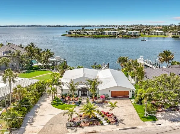 605 Key Royale Dr, Holmes Beach, FL 34217