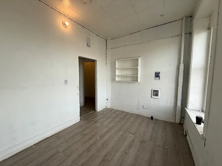 Lotus Apartments — Photo 15