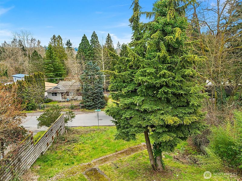 2nd image of 9229 45th Avenue NE