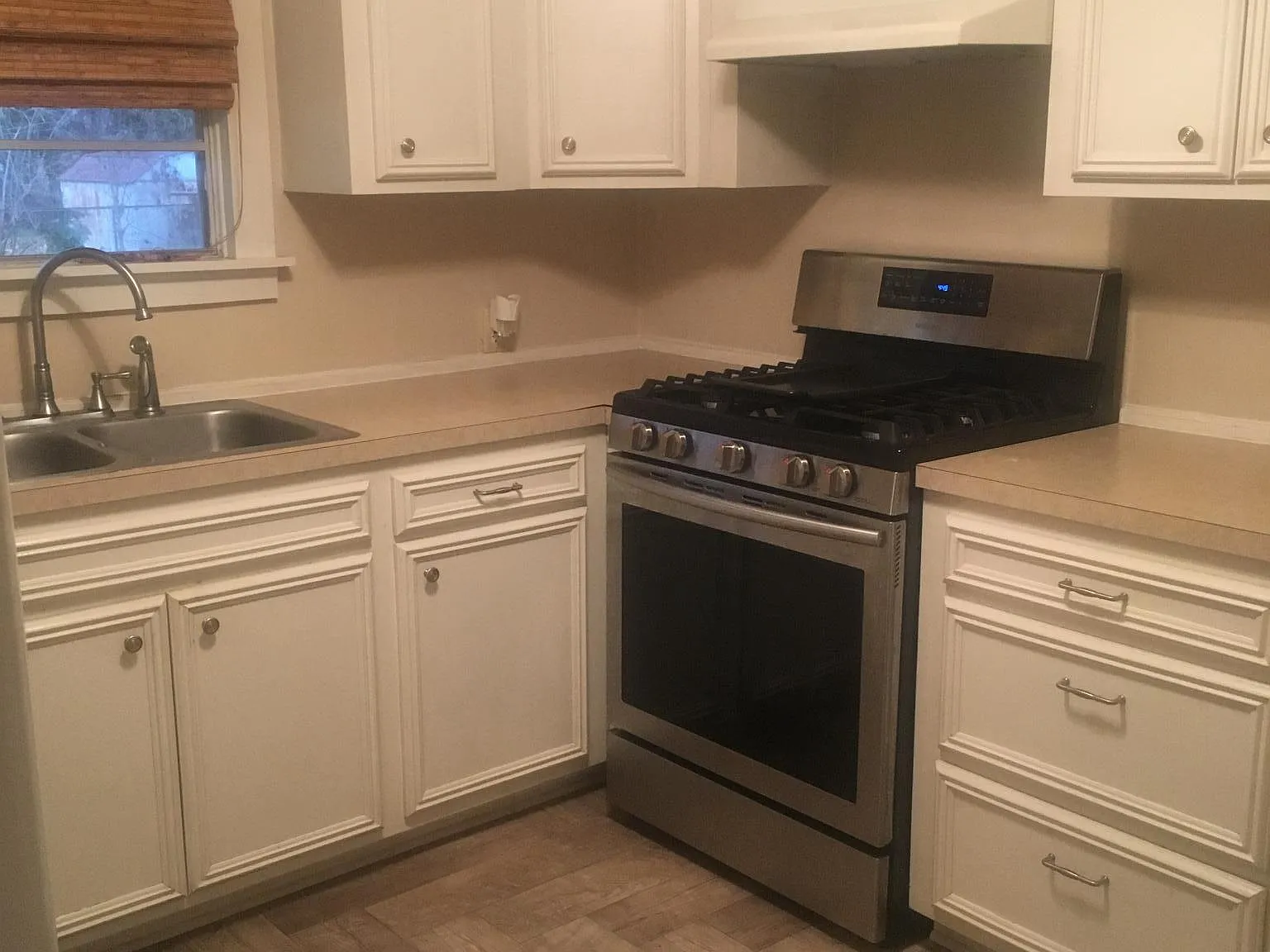 2 bed, 1100 sqft, $1,600 — Photo 2