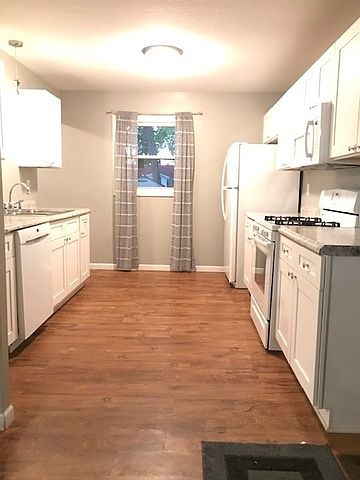 1st image of 776 Meadow Ct