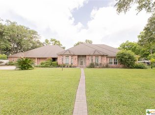 701 Mead Rd, Victoria, TX 77904