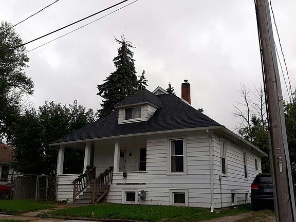 2nd image of 705 24th St