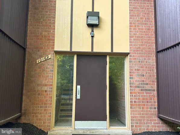 10169 Mosby Woods Dr APT 307, Fairfax, VA 22030