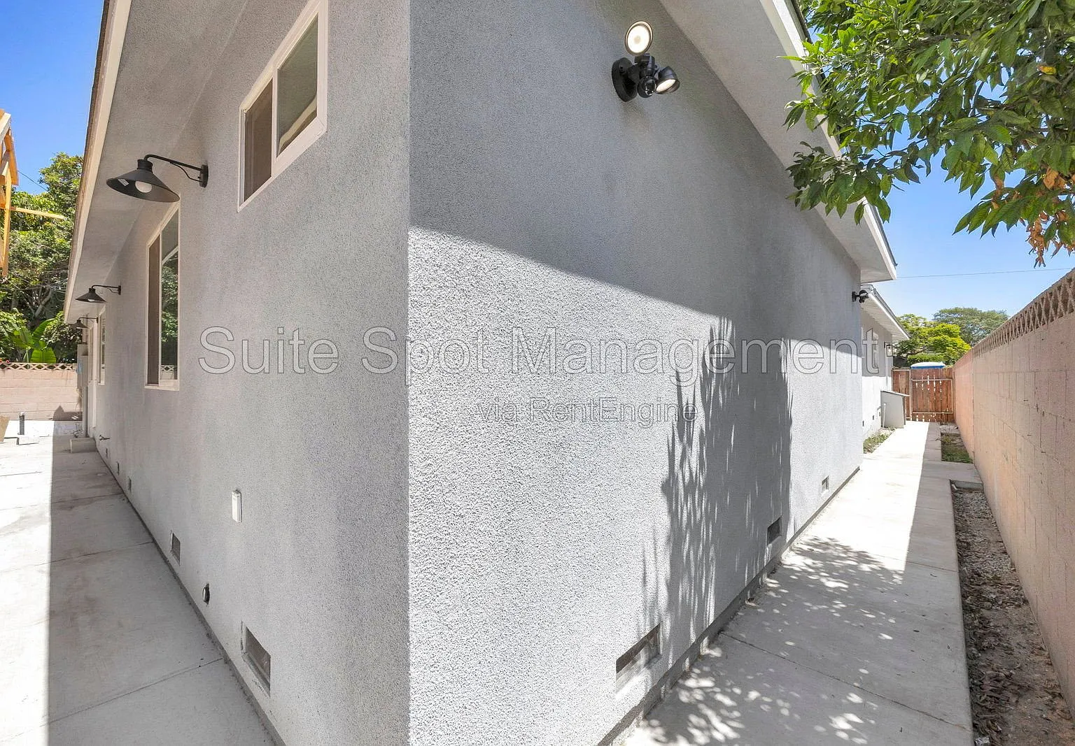 3 bed, 2.0 bath, 1100 sqft, $4,300 — Photo 1