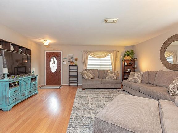 2nd image of 3211 Maryfield Ln