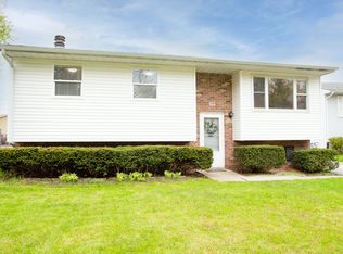 369 Maplewood Dr, Antioch, IL 60002