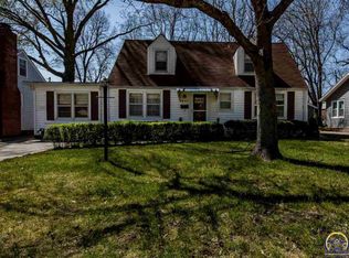 1841 SW Arnold Ave, Topeka, KS 66604