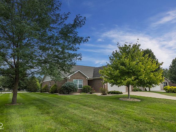 2nd image of 4627 Belair Cir