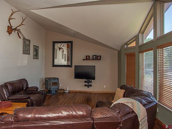 3rd image of 389 Cassidy Dr