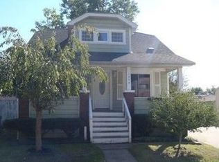 1424 E Cambourne St, Ferndale, MI 48220