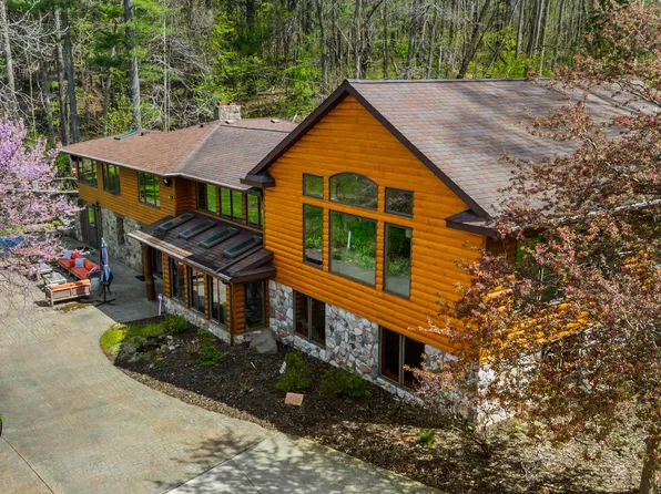 3500 Journeys End Rd, Hillsdale, MI 49242