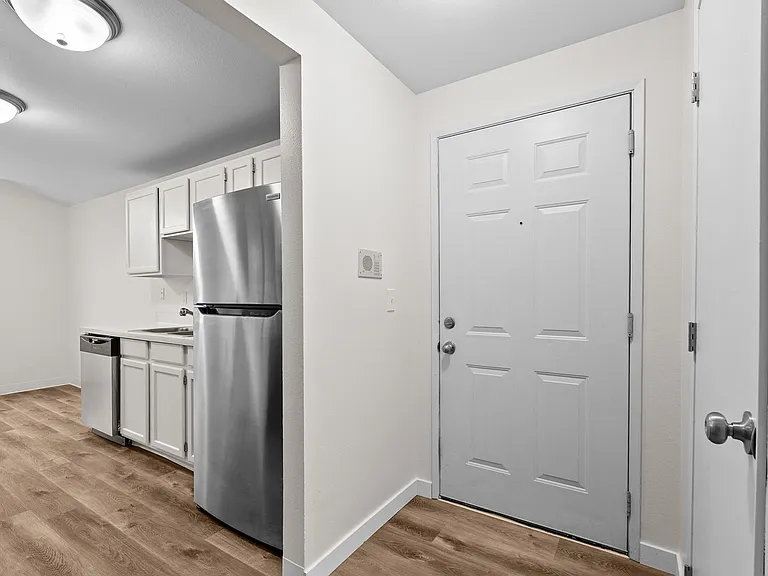 Spacious 2x2 Apartment Homes in Central Tacoma! — Photo 8