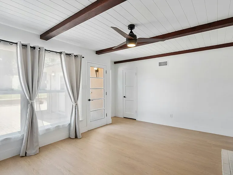 3409 Palos Verdes Dr N — Photo 35