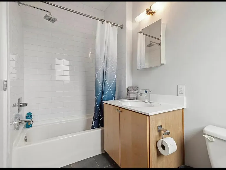 1238 N 28th St #1F — Photo 4