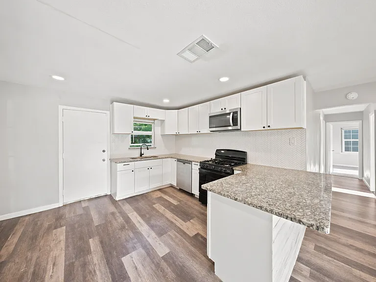 516 Buena Vista Dr — Photo 4