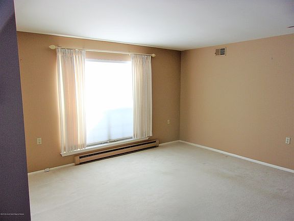 5th image of 15B Buckingham Dr