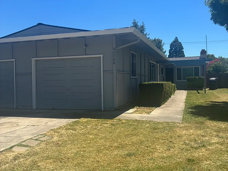 3726 El Camino Ave — Photo 4