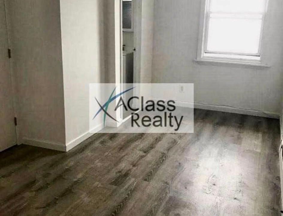1st image of 14 Bayville Ave APT 2