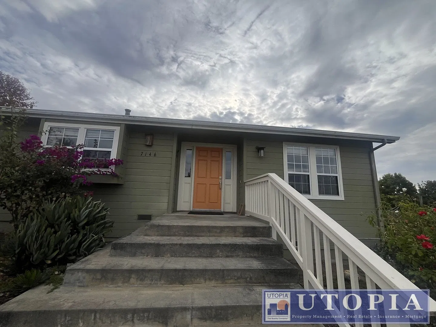 Gorgeous Single Story 3 Bedroom, 3 Bathroom Home — Photo 2