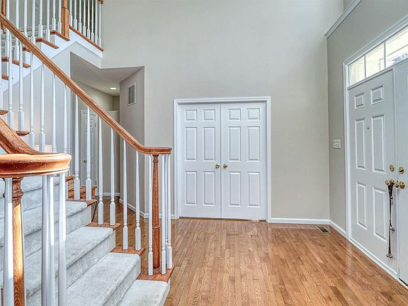 4th image of 50 Marshall Dr