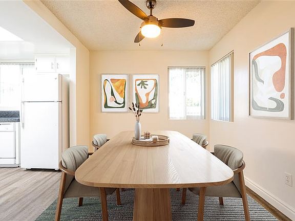 3rd image of 1050 Meadowlake Dr #8