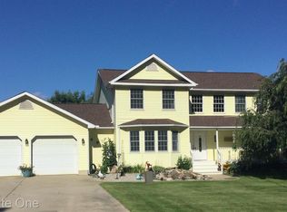 8971 Eaton Rd, Davisburg, MI 48350