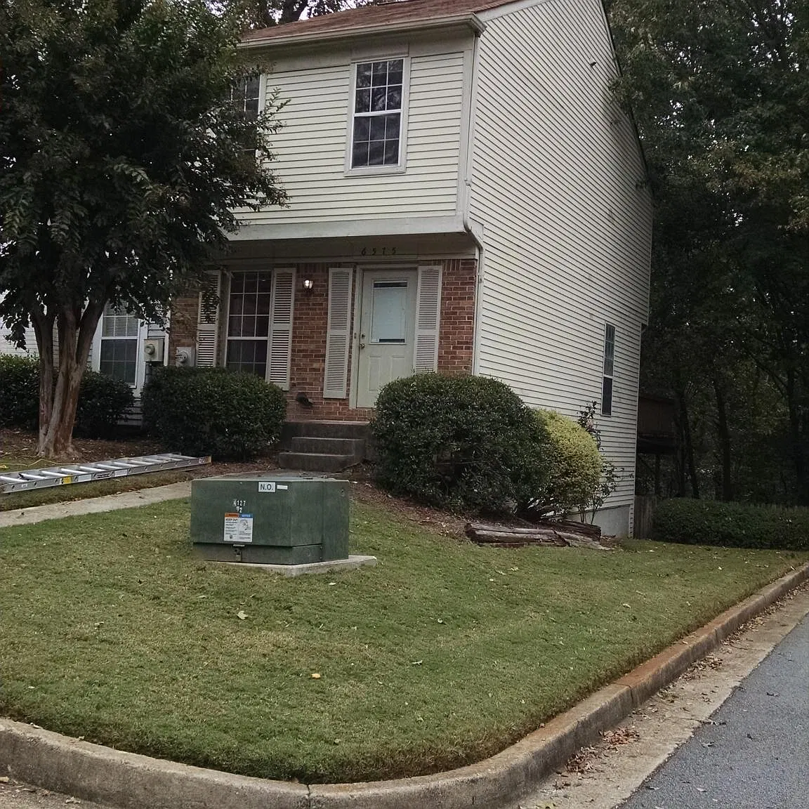 3 bed, 1600 sqft, $2,050 — Photo 1