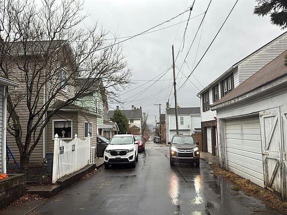 4th image of 214 E South St