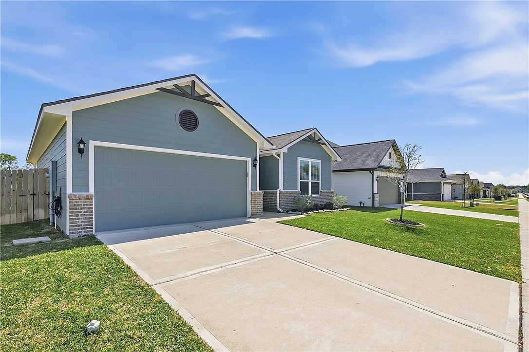 Building Photo - 2420 Lightfoot Ln