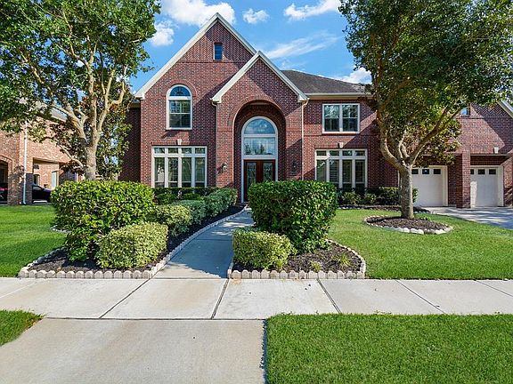 4th image of 7614 N Herndon Pl