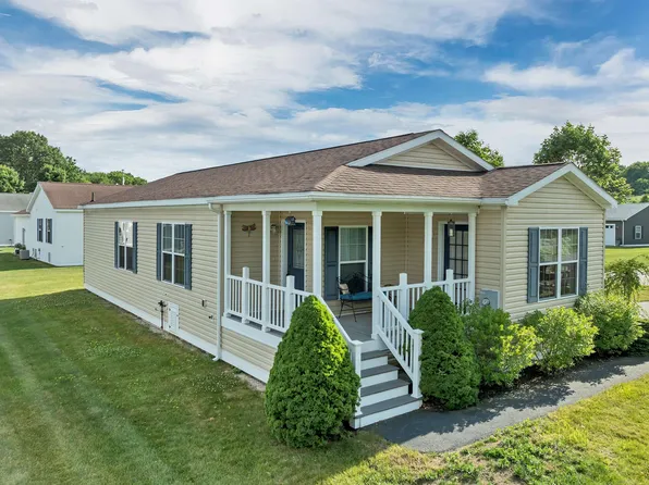2 Goldenrod Way, North Hampton, NH 03862