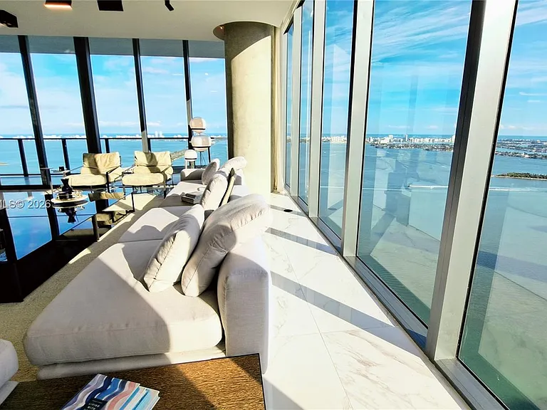 3131 NE 7th Ave #Penthouse 4901 — Photo 5