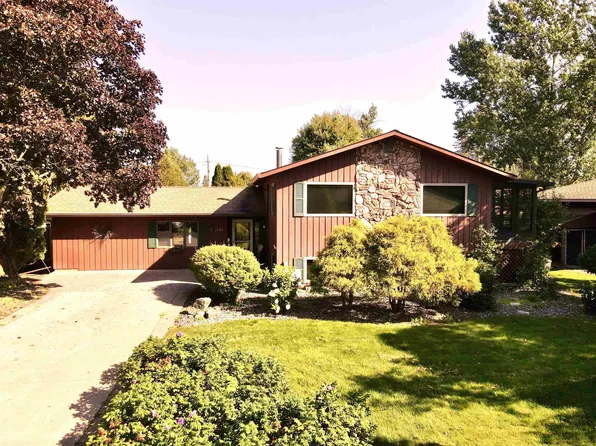 6522 Ogden Ave, Superior, WI 54880