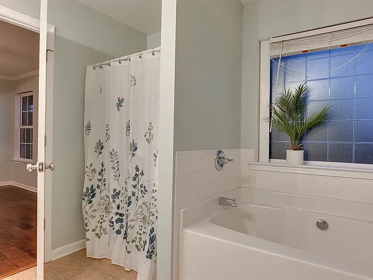 756 Keyes Dr — Photo 13