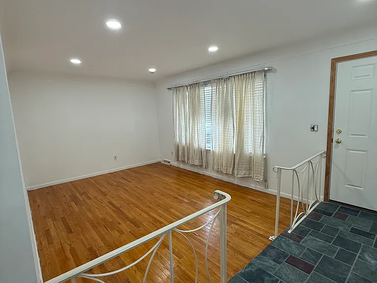 28036 Ann Arbor Trl — Photo 3