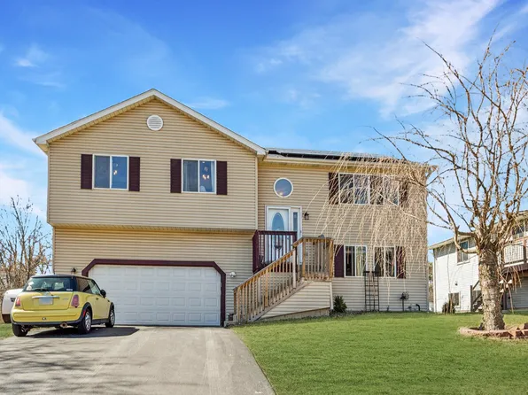 43144 N Lake Ave, Antioch, IL 60002