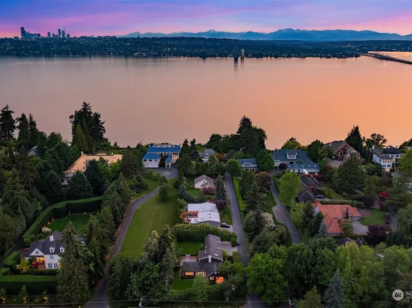 2221 76th Avenue NE, Medina, WA 98039