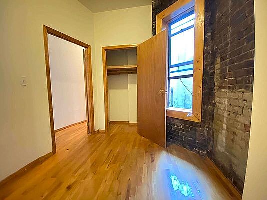 5th image of 447 W 37th St APT 5fe