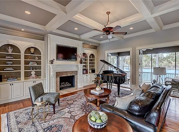 4th image of 179 Milford Cir