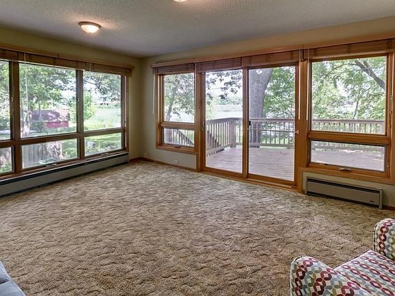 5th image of 850 Moore Lake Dr W