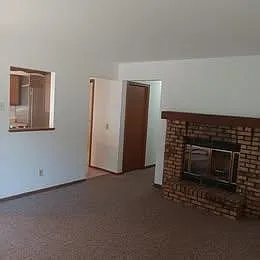 847 Walnut St — Photo 2